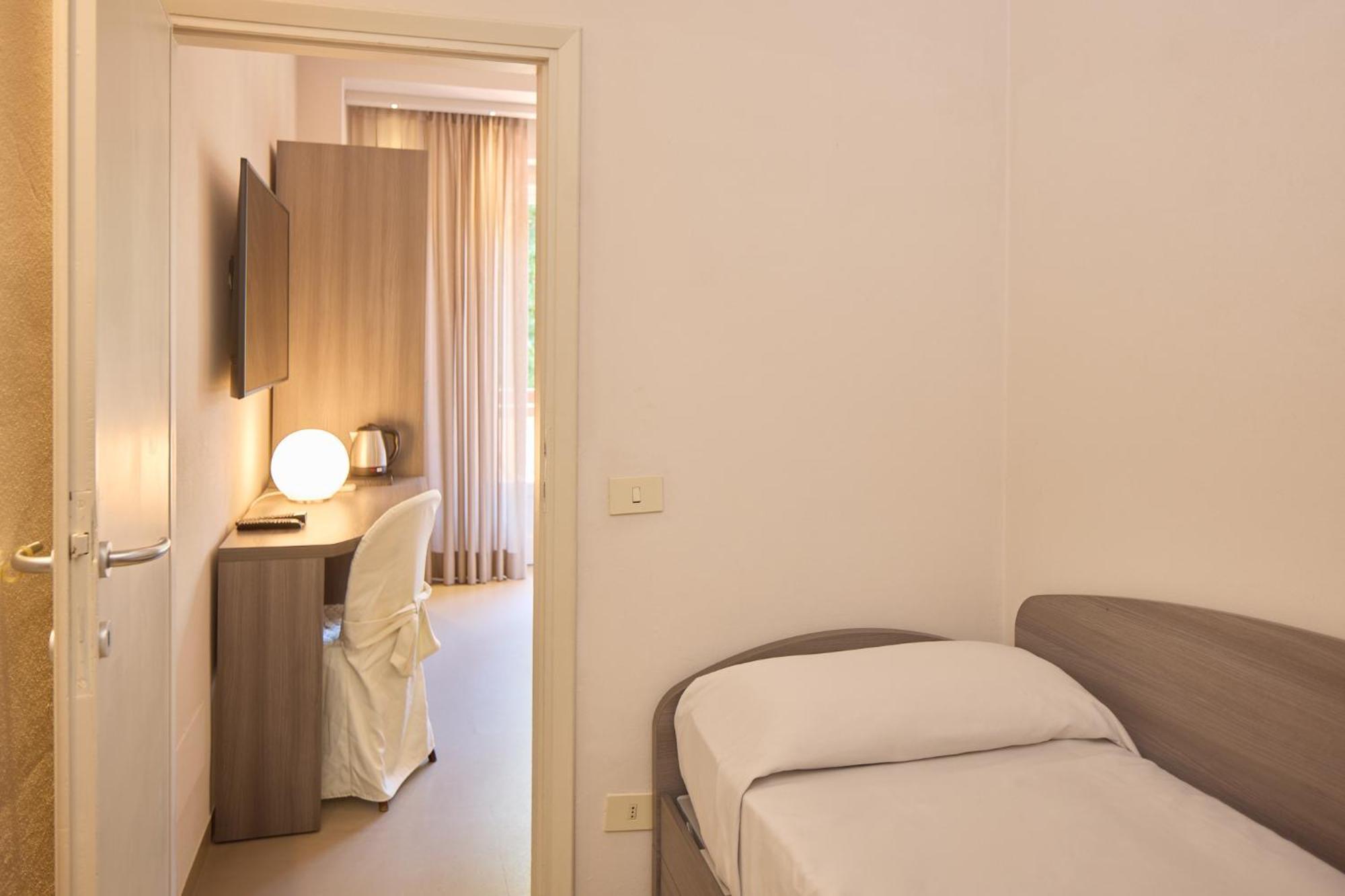 Hotel Crystal Marina di Pietrasanta Kültér fotó