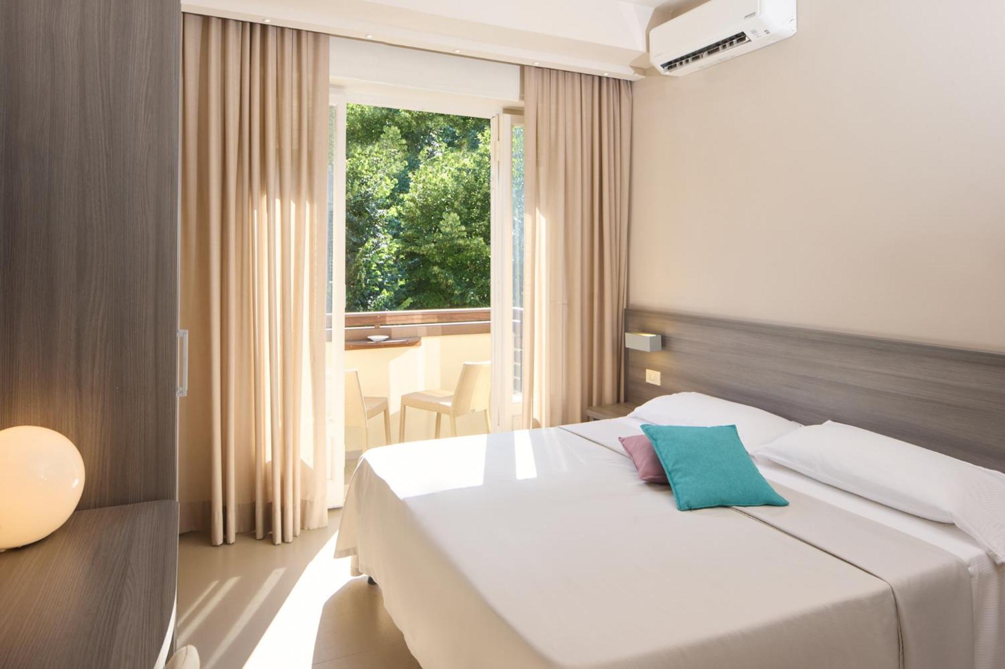 Hotel Crystal Marina di Pietrasanta Kültér fotó