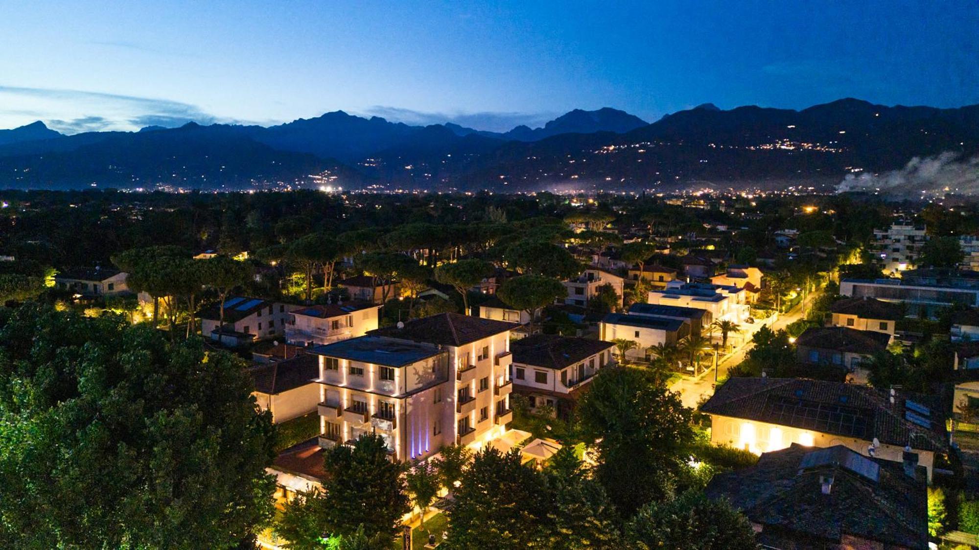 Hotel Crystal Marina di Pietrasanta Kültér fotó