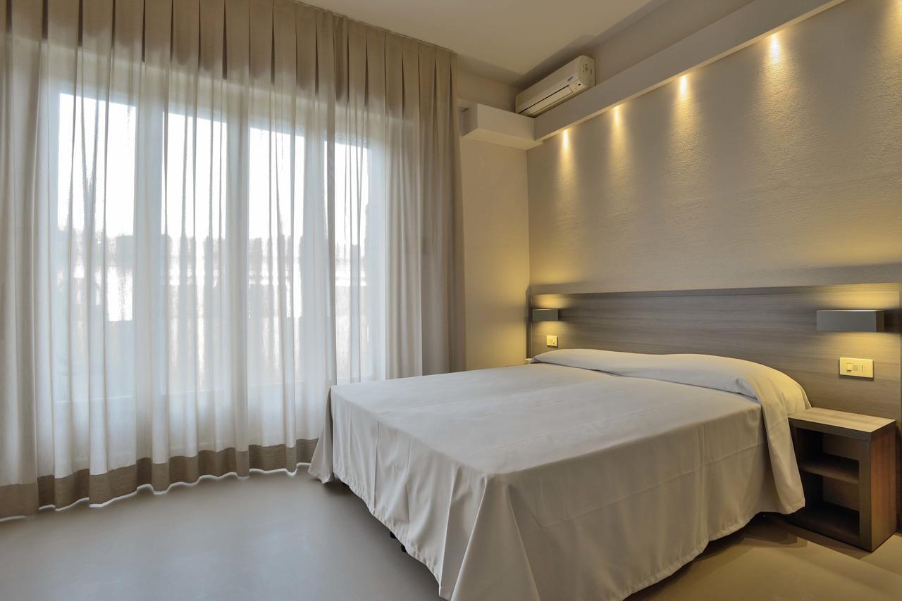 Hotel Crystal Marina di Pietrasanta Kültér fotó