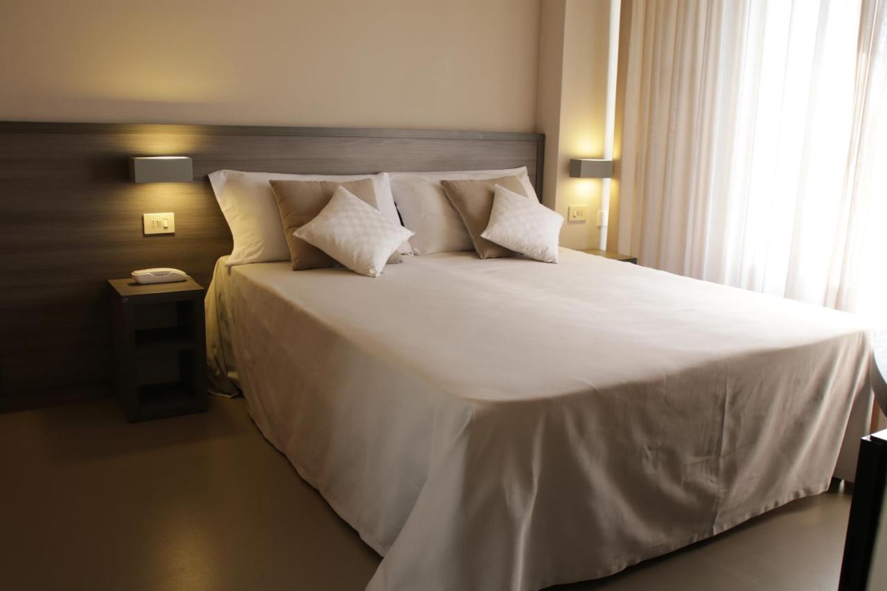 Hotel Crystal Marina di Pietrasanta Kültér fotó