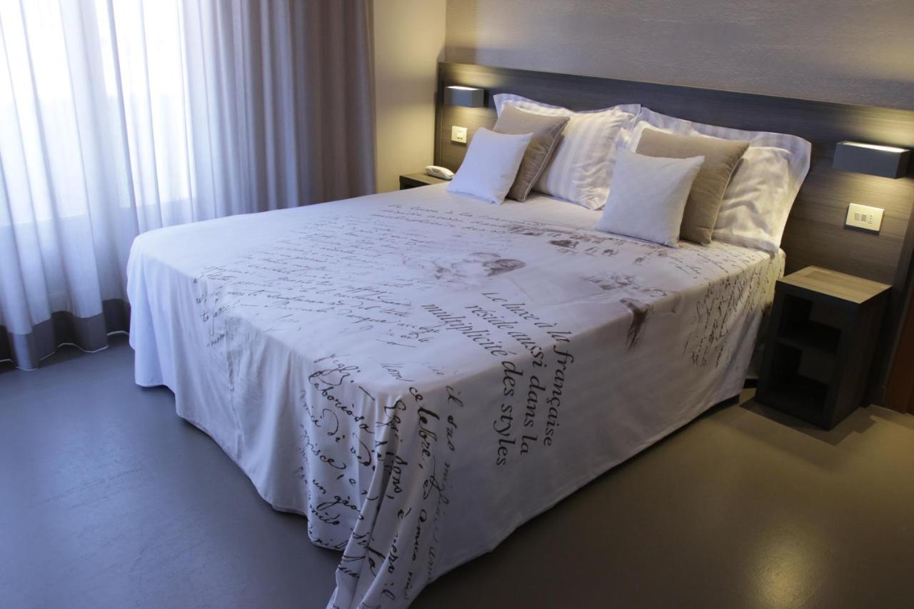 Hotel Crystal Marina di Pietrasanta Kültér fotó