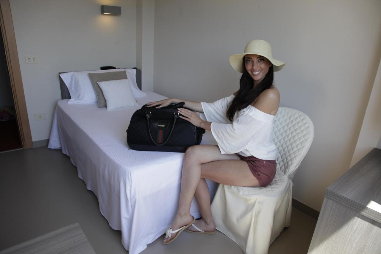 Hotel Crystal Marina di Pietrasanta Kültér fotó