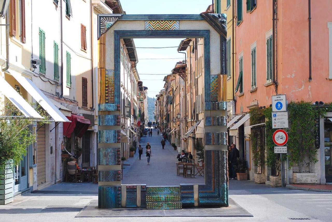 Hotel Crystal Marina di Pietrasanta Kültér fotó